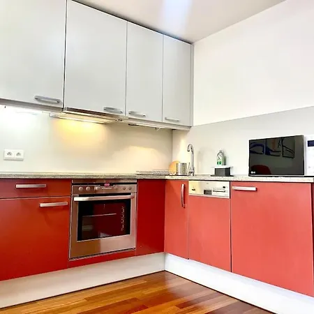公寓 Entire Apartment, Free Parking,Near Clarion, O2 Arena, Metro 3 Min, Christmas Market, City Center 15 Min