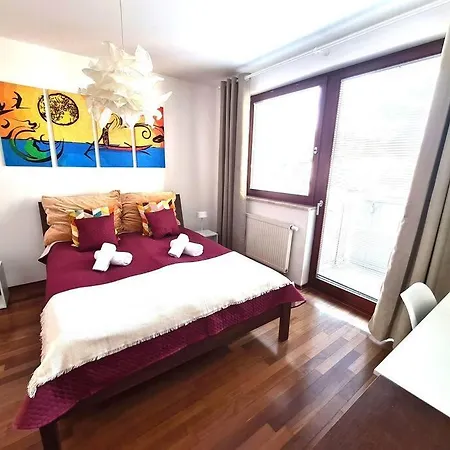 Entire Apartment, Near Clarion, O2 Arena, Metro 3 Min, Easter Market In Center 15 Min 公寓