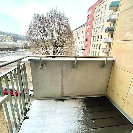 Entire Apartment, Near Clarion, O2 Arena, Metro 3 Min, Easter Market In Center 15 Min 公寓