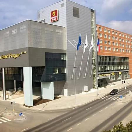 Entire Apartment, Near Clarion, O2 Arena, Metro 3 Min, Easter Market In Center 15 Min 公寓