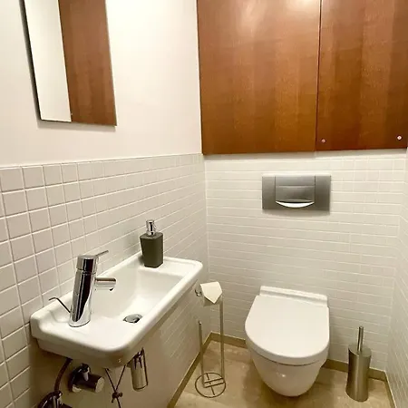 Entire Apartment, Near Clarion, O2 Arena, Metro 3 Min, Easter Market In Center 15 Min *