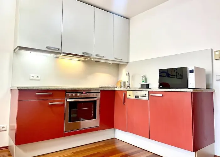 Apartment Entire Apartment, Near Clarion, O2 Arena, Metro 3 Min, Easter Market In Center 15 Min