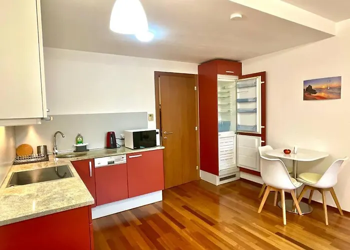 Apartment Entire Apartment, Near Clarion, O2 Arena, Metro 3 Min, Easter Market In Center 15 Min Prague