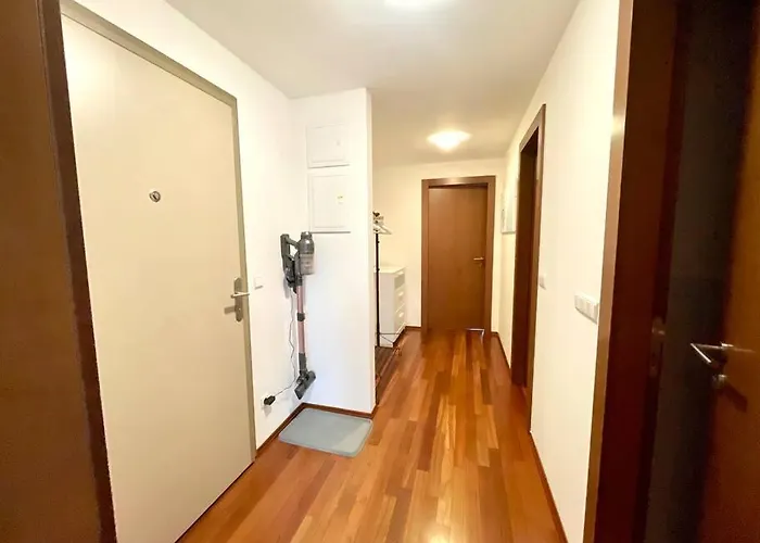Apartment Entire Apartment, Near Clarion, O2 Arena, Metro 3 Min, Easter Market In Center 15 Min *