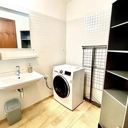 Appartement Entire Apartment, Near Clarion, O2 Arena, Metro 3 Min, Easter Market In Center 15 Min *